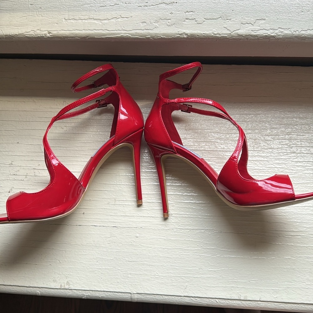 Like New Steve Madden Ace Sandals 7.5 - Picture 3 of 12